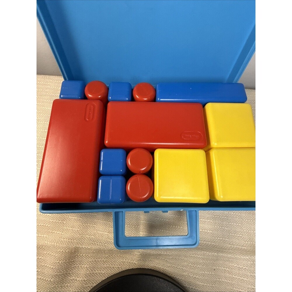 Vtg Little Tikes Carry-A-Long Building Block Case With Blocks 20 Blocks & 1 Car - Picture 4 of 14